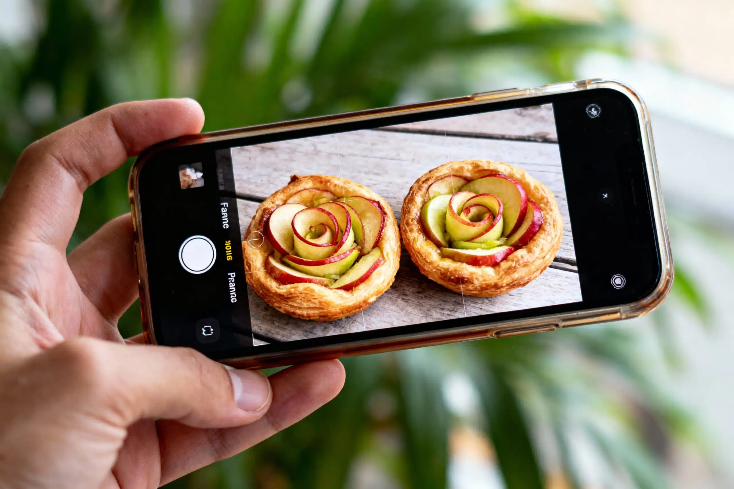 Comment préparer des roses feuilletées aux pommes délicieuses ?